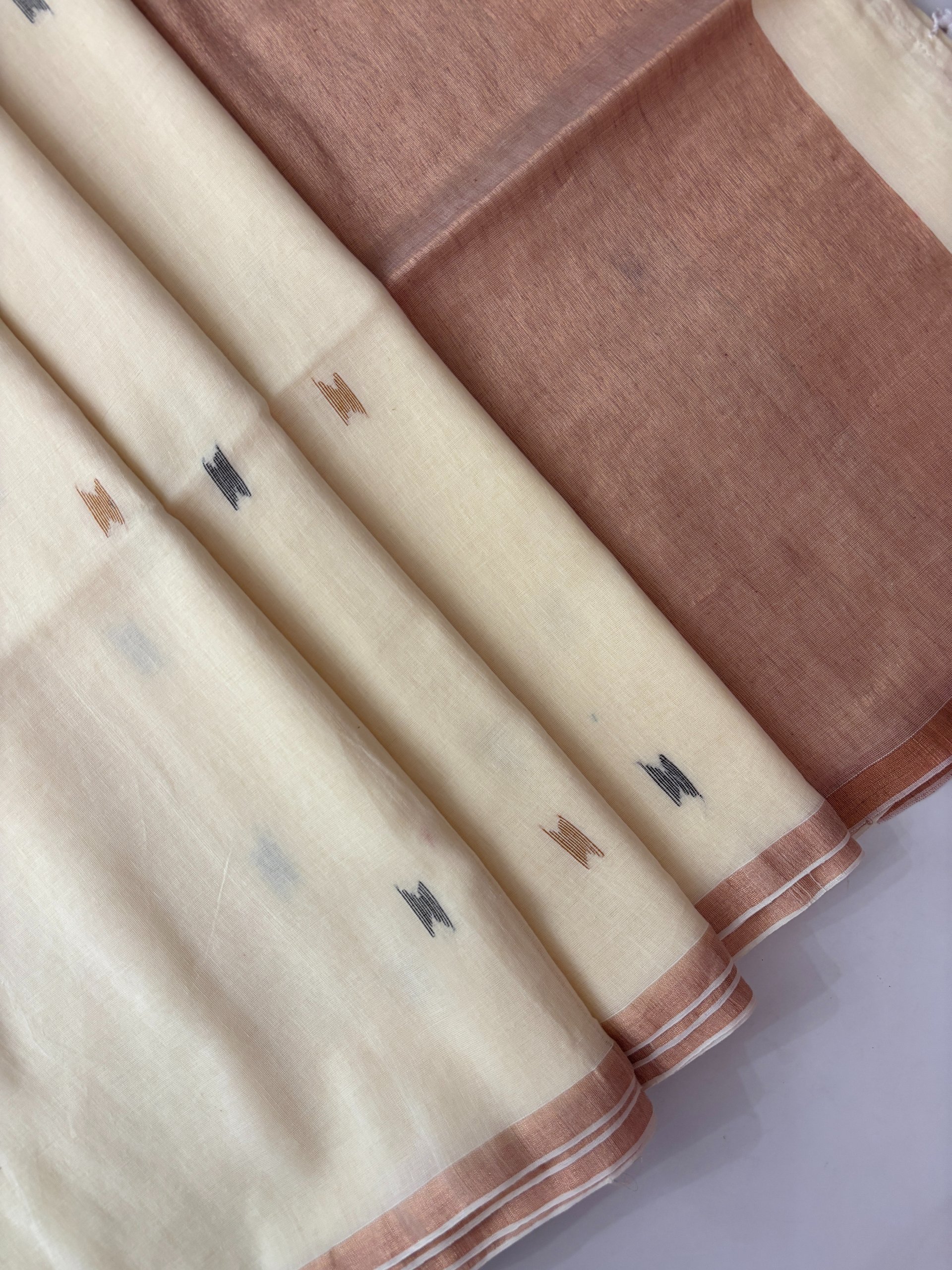 Cream Handwoven  Bengal Cotton Saree