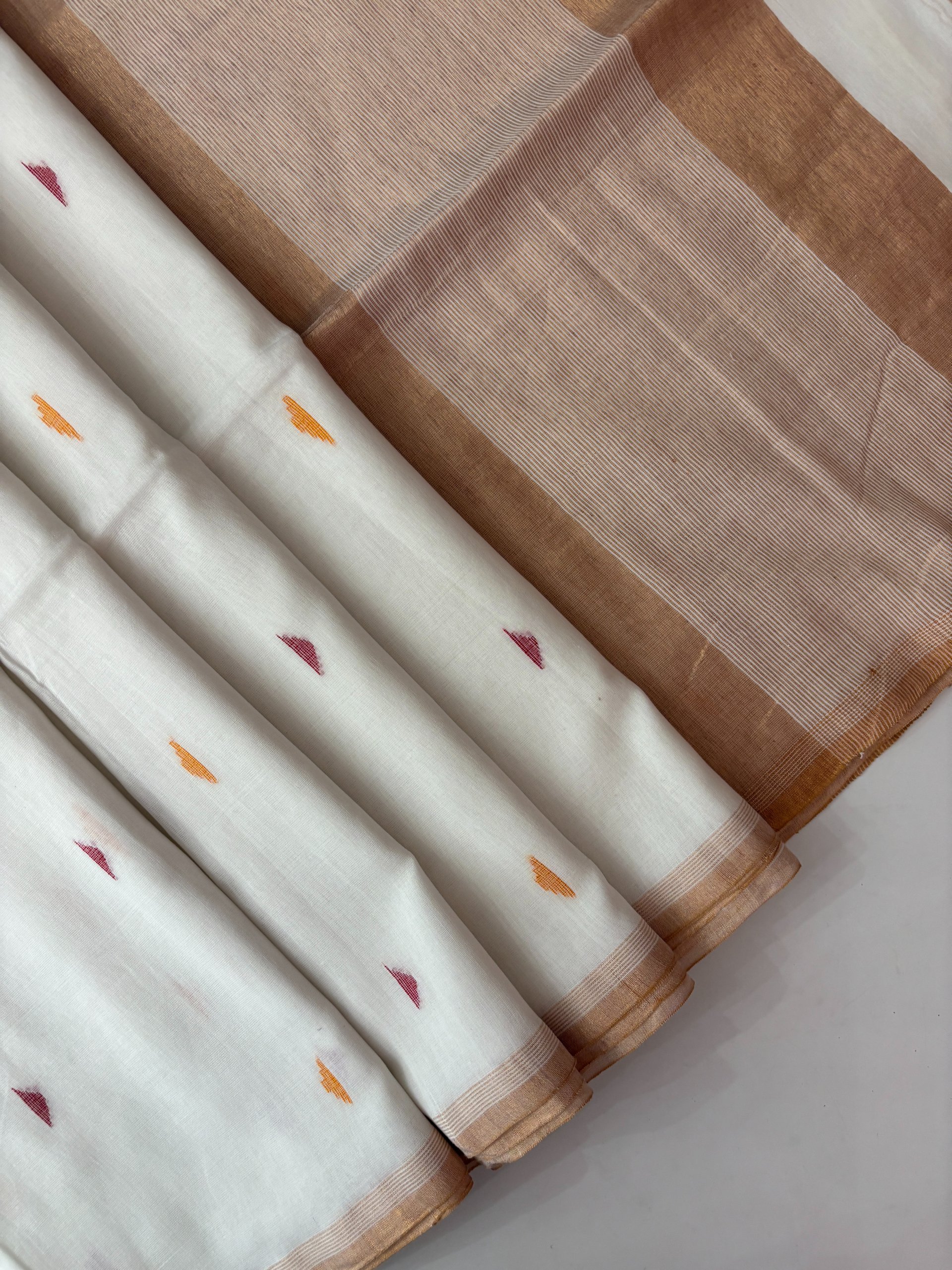 Cream Handwoven  Bengal Cotton Saree